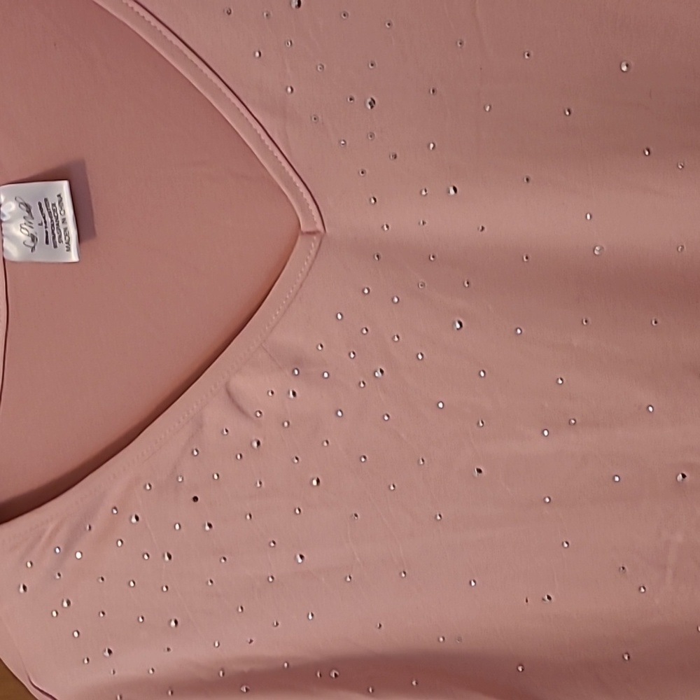 NWT Linda Michael pink with stone embellished tee shirt L